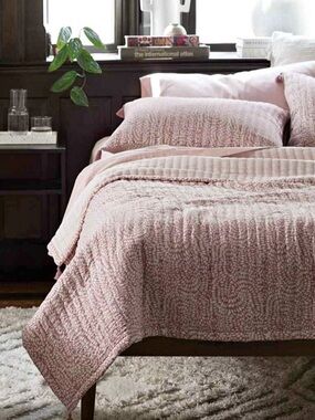 Threshold King Reversible Cotton Matelasse Cream Swirl Pattern Quilt